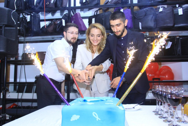 contains: სამხატვრო მაღაზია ანტარისის გახსნა