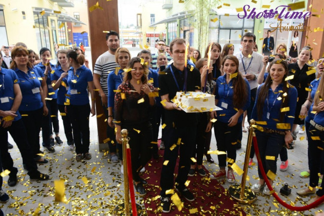 contains: LC WAIKIKI 2016