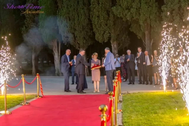 contains: Организация торжественного открытия